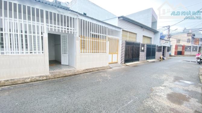 Cho thuê nhà 48 m2 Nguyễn Việt Hồng có sân trước 4,5 triệu