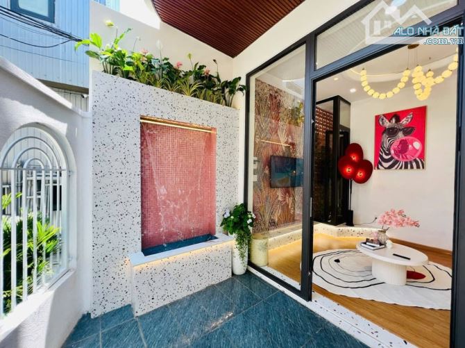 VILLA RẺ CỰC ĐẸP GẦN BIỂN GẦN TRUNG TÂM ĐÀ NẴNG