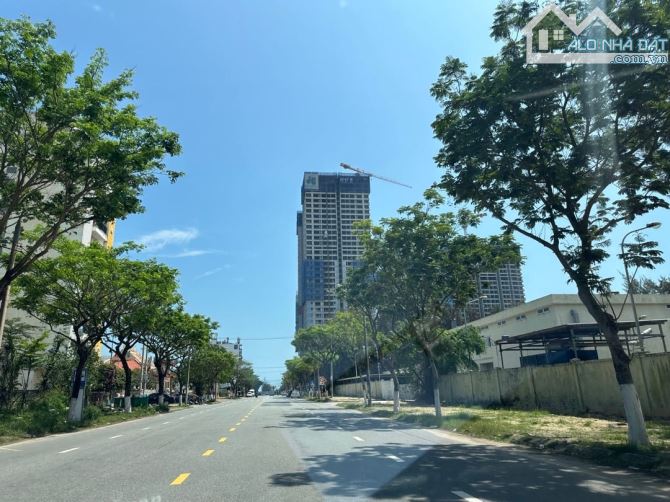 BÁN LÔ ĐẤT BIỂN NGŨ HÀNH SƠN  GẦN BIỂN ,RESORT SHERATON ĐỐI DIỆN CÔNG VIÊN GIÁ 5TỶ3