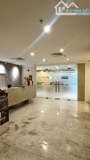CHO THUÊ VĂN PHÒNG 600M2 FULL NỘI THẤT TẠI NGOẠI GIAO ĐOÀN GIÁ 200K/M2 - 10