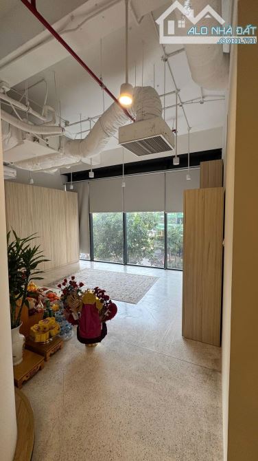 CHO THUÊ VĂN PHÒNG 600M2 FULL NỘI THẤT TẠI NGOẠI GIAO ĐOÀN GIÁ 200K/M2 - 1