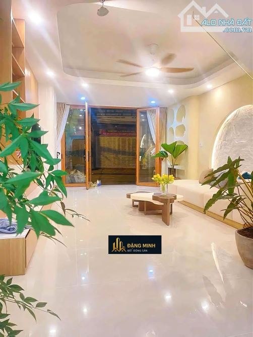 NHÀ MẶT TIỀN VỪA Ở VỪA CÓ DÒNG TIỀN - ĐƯỜNG 12M - 73,4M2 - NHỈNH 13T(TL) - 1