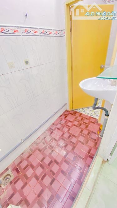 Cho thuê nhà 48 m2 Nguyễn Việt Hồng có sân trước 4,5 triệu - 13