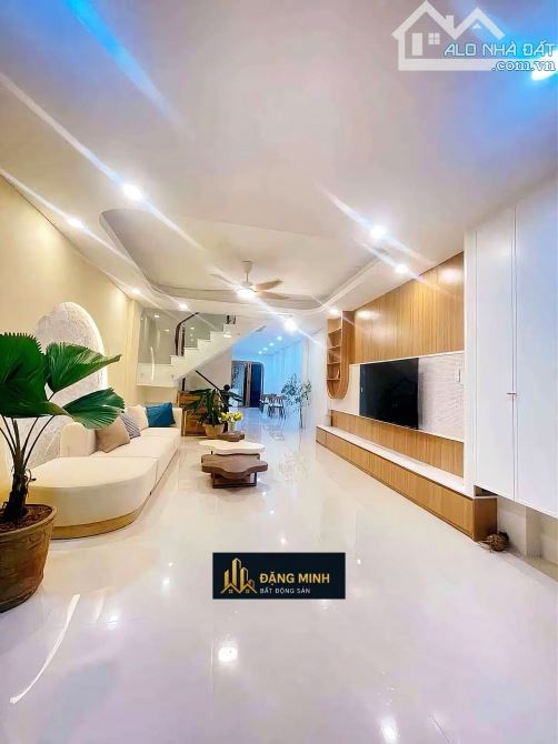 NHÀ MẶT TIỀN VỪA Ở VỪA CÓ DÒNG TIỀN - ĐƯỜNG 12M - 73,4M2 - NHỈNH 13T(TL) - 2