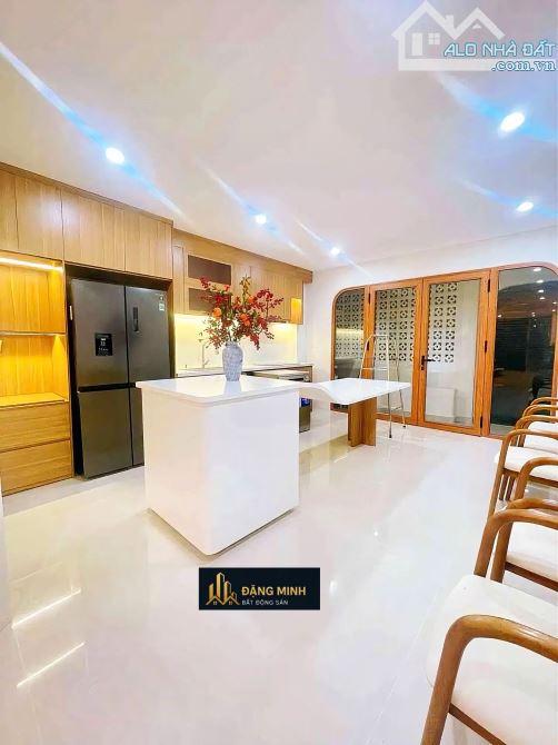 NHÀ MẶT TIỀN VỪA Ở VỪA CÓ DÒNG TIỀN - ĐƯỜNG 12M - 73,4M2 - NHỈNH 13T(TL) - 3