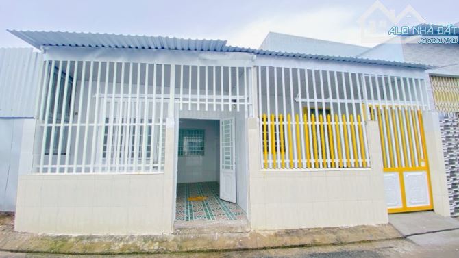 Cho thuê nhà 48 m2 Nguyễn Việt Hồng có sân trước 4,5 triệu - 4