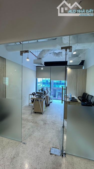 CHO THUÊ VĂN PHÒNG 600M2 FULL NỘI THẤT TẠI NGOẠI GIAO ĐOÀN GIÁ 200K/M2 - 6