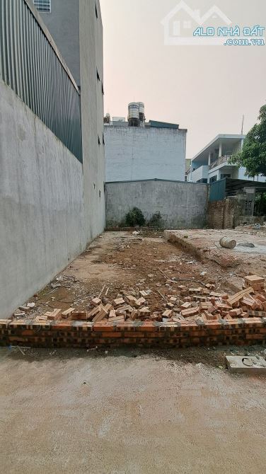 9.7 tỷ/54 m2/4.1 m tiền/ Đất Đẹp Phố TRẠM/LONG BIÊN - 7