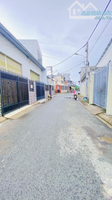 Cho thuê nhà 48 m2 Nguyễn Việt Hồng có sân trước 4,5 triệu - 9