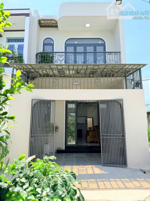 Nhà 2 tầng Diên An đường oto thông gần Thông Tin