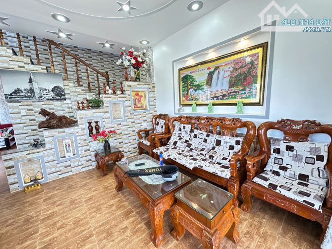 Bán Nhà Phố Hẻm Xe Hơi Đường Kim Đồng, Phường 6, Đà Lạt – Diện Tích 100m², 4 Phòng Ngủ