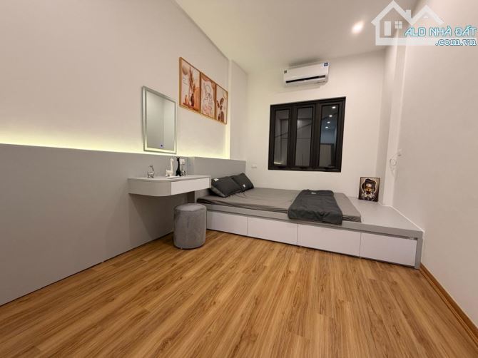 Nhà phân lô quân đội Thanh Xuân - 42m sổ đỏ 5 tầng cần bán nhanh chào 7 tỉ - rất gần phố - 1