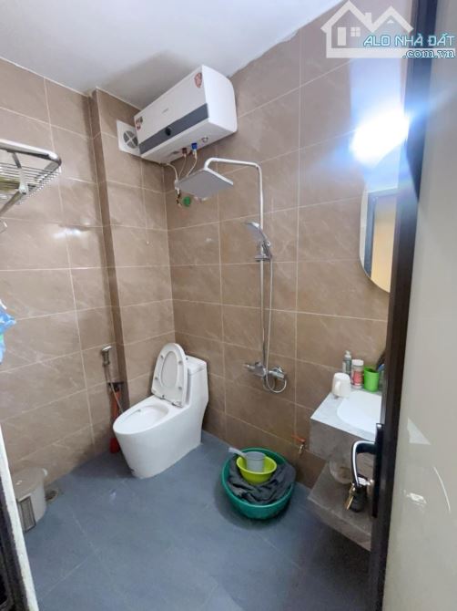 Nhà phân lô quân đội Thanh Xuân - 42m sổ đỏ 5 tầng cần bán nhanh chào 7 tỉ - rất gần phố - 2