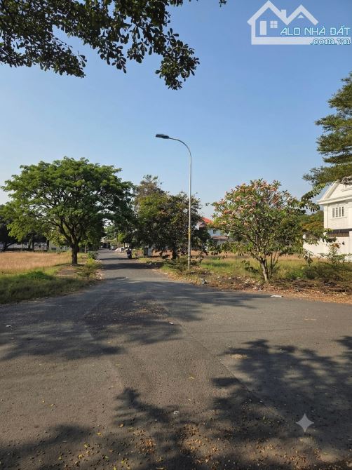 Bán Đất An Phú Tây 250 m2  Đường Nhựa KDC, Cách Mặt Tiền Đường Lớn 100m giá  9.7 Tỷ - 1