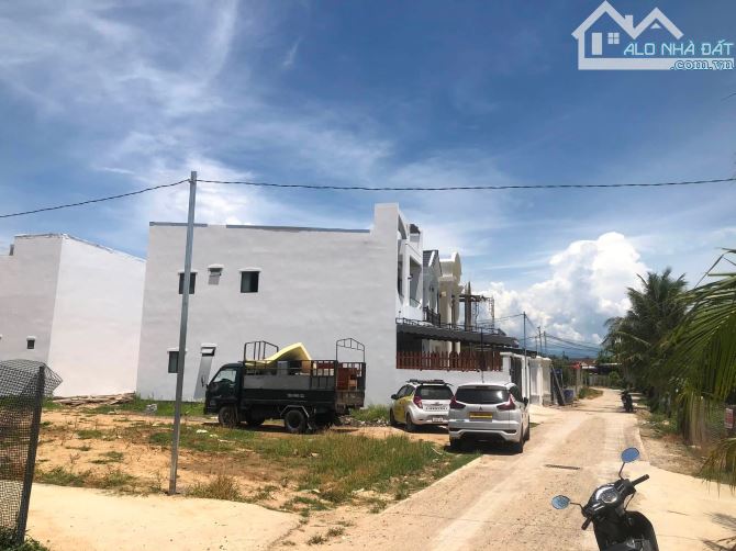 Nhà đẹp trung tâm Diên Điền chỉ 2ty350 - 4