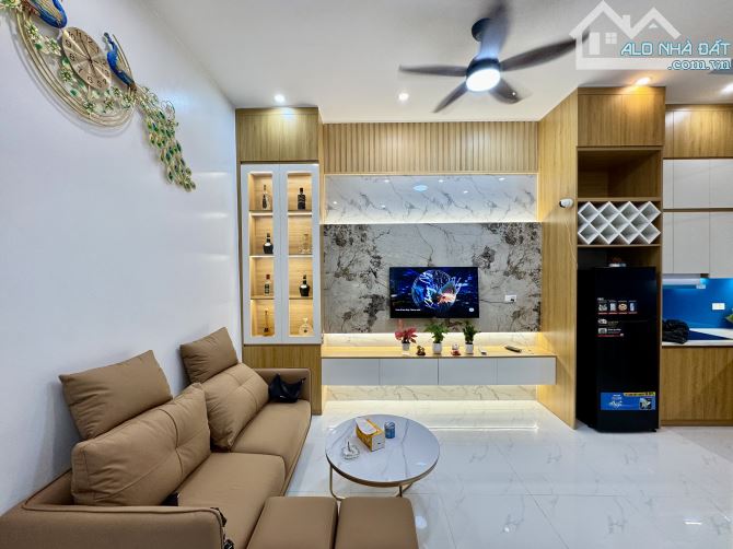 Nhà đẹp Hoàng Mai 3.68 tỷ - 35m 3 tầng 4 PN - tặng nội thất - Ngõ thông thoáng