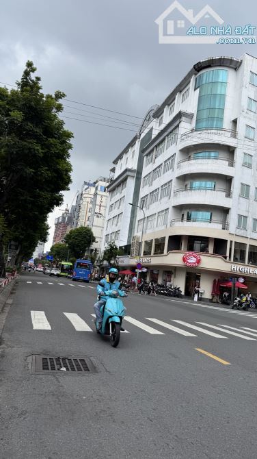 Cho thuê mặt bằng đường Phạm Ngũ Lão, P.PNL, Q1. DT: 4x16m. Giá 70tr/tháng.