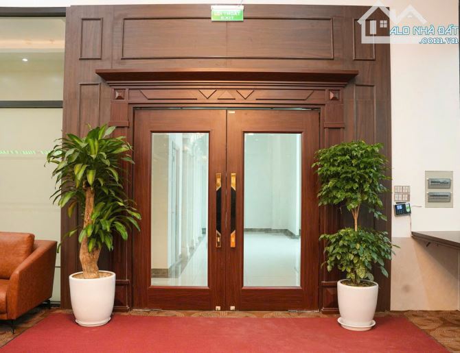 Văn phòng Tố Hữu 350m2 (chia nhỏ từ 100m2) tại Roman Plaza giá tốt chỉ 250k/m2/tháng