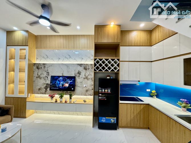 Nhà đẹp Hoàng Mai 3.68 tỷ - 35m 3 tầng 4 PN - tặng nội thất - Ngõ thông thoáng - 1