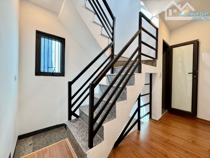 Nhà đẹp Hoàng Mai 3.68 tỷ - 35m 3 tầng 4 PN - tặng nội thất - Ngõ thông thoáng - 3