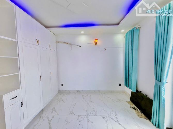 📍Hẻm 7m Bờ Bao Tân Thắng  gần Aeon Tân Phú - 4.1m ❌️17.5m - Đúc 3 Lầu - 💵 8.6 Tỷ TL - 4