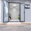 Nhà Tân Thới Hiệp 21, DT: 5.5x5m, nhà trệt lầu, nhà đẹp vào sẵn ở