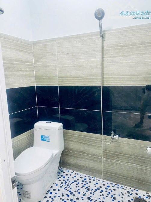 Bán nhà 40m2 tại Lê Lợi, Hóc Môn, sổ hồng riêng, giá 1,6 tỷ
