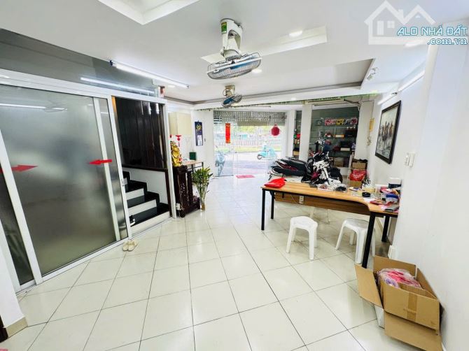 🌈 Nhà 3,5Lầu Mặt Tiền Đường Trường Sa, P15, Quận - PN - 2