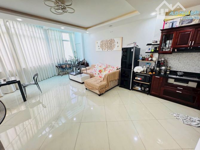 🌈 Nhà 3,5Lầu Mặt Tiền Đường Trường Sa, P15, Quận - PN - 4