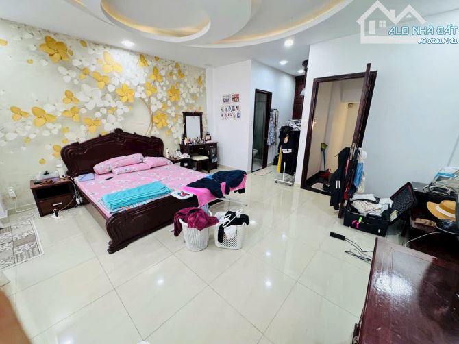🌈 Nhà 3,5Lầu Mặt Tiền Đường Trường Sa, P15, Quận - PN - 5