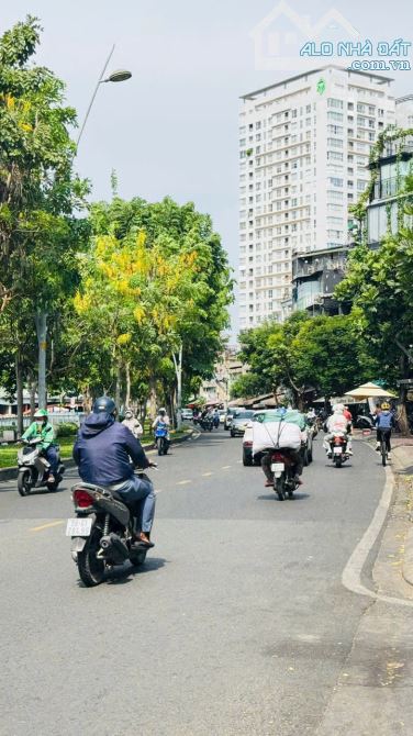 🌈 Nhà 3,5Lầu Mặt Tiền Đường Trường Sa, P15, Quận - PN - 7