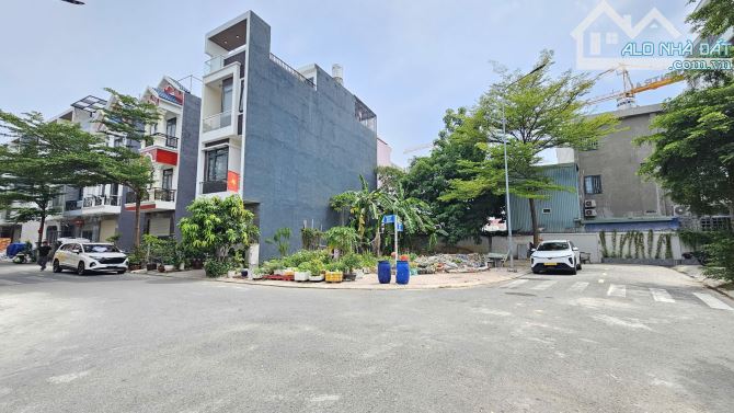 Bán lô góc 7.6x15.5m, đường D2 KDC Lộc Phát p. Thuận Giao