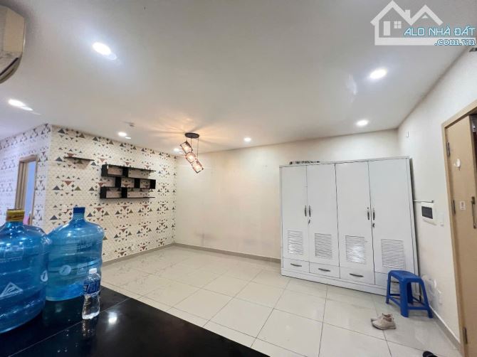 Cần cho thuê căn hộ Oriental Plaza, 80m2, 2PN 2WC, giá thuê 11tr5/th - 1