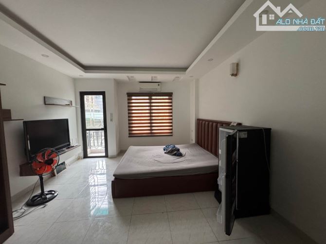 Nhà Thanh Lân 35m 5T MT4.2m, ô tô đỗ cửa, ba bước ra phố - 1