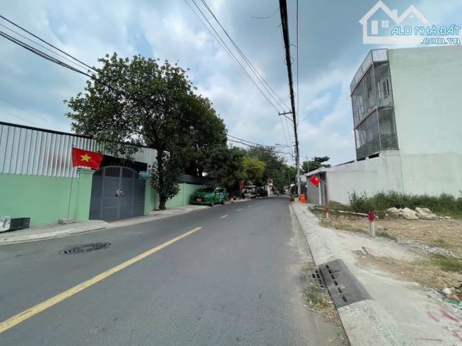 BÁN ĐẤT ĐƯỜNG SONG HÀNH 130M²,  GẦN NGAY BỆNH VIỆN ĐA KHOA HÓC MÔN - GIÁ 2 TỶ 8 - 2