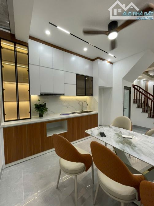 SIÊU PHẨM LUNG LINH – 2 THOÁNG TRƯỚC SAU – CÁCH Ô TÔ CHỈ 10M. - 2