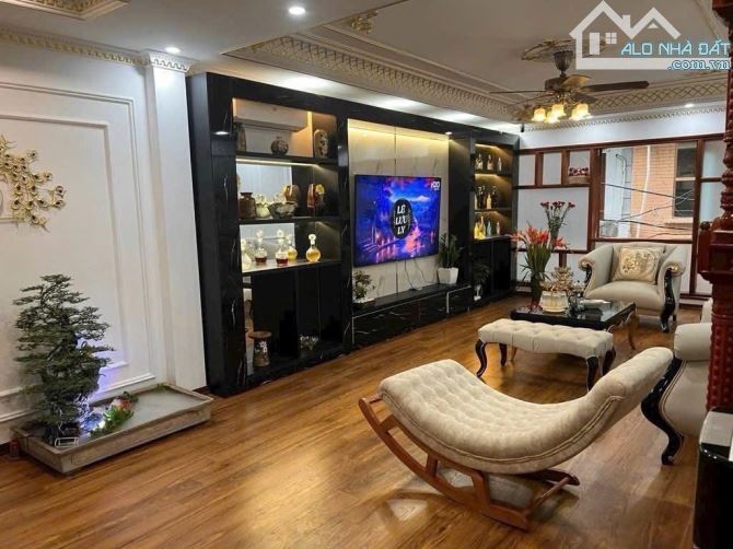 Chỉ 20 tỷ hơn, Bán nhà Xuân La, Tây Hồ - Phân lô - Ô tô tránh -52m2- 2 thoáng - Thang máy - 2