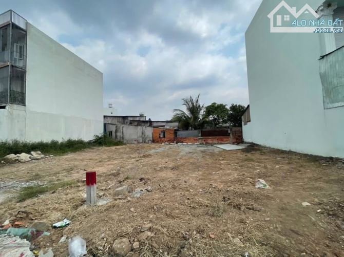 BÁN ĐẤT ĐƯỜNG SONG HÀNH 130M²,  GẦN NGAY BỆNH VIỆN ĐA KHOA HÓC MÔN - GIÁ 2 TỶ 8 - 3