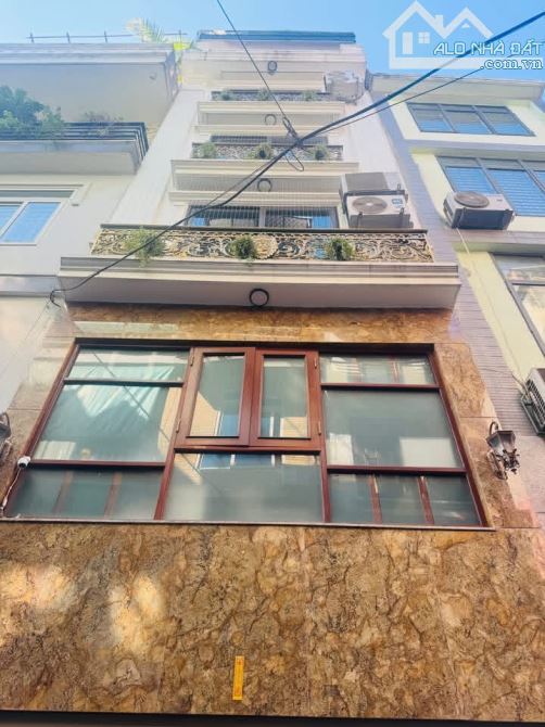 Chỉ 20 tỷ hơn, Bán nhà Xuân La, Tây Hồ - Phân lô - Ô tô tránh -52m2- 2 thoáng - Thang máy - 7