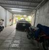 Nhà sân đậu oto, tiện ở + làm kho chứa hàng, hơn 100mn2, sẵn 1pn