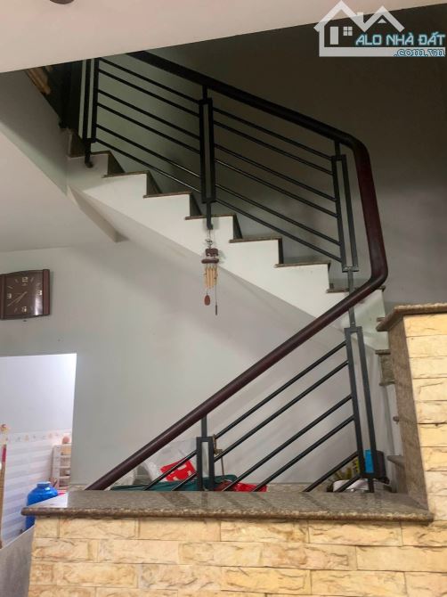 Đất mặt tiền sát Phan Văn Hớn.Ngang 6.5m dài 15 - 1