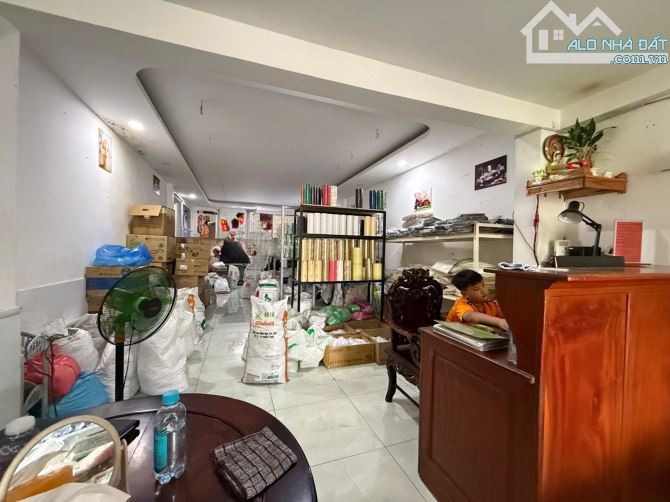 NGỘP BANK BÁN NHÀ MTKD SÁT TÔ KÝ TRUNG MỸ TÂY - 88M2 - 2 TẦNG - CHỈ HƠN 6 TỶ - 1