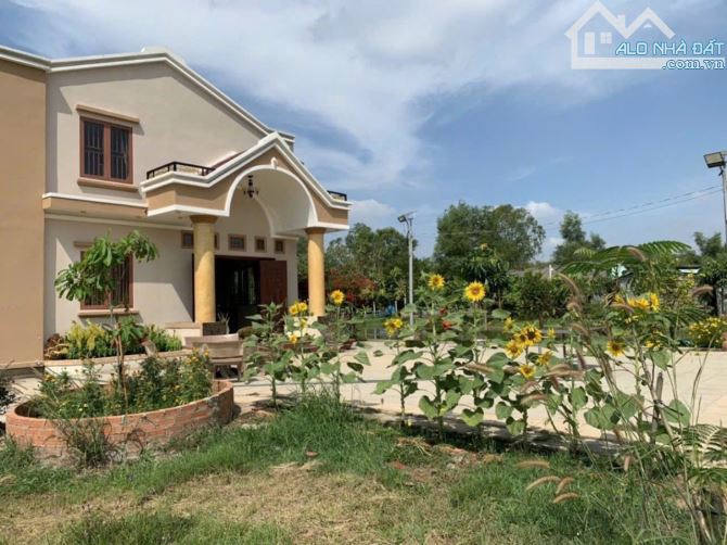 Siêu phẩm!! Nhà vườn SG cây trái giá tốt 7.9 tỷ thu 300TRD