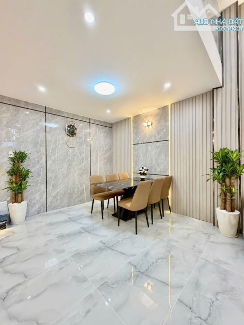 Cần bán nhà vị trí đắc địa mặt tiền Đào Tông Nguyên, Nhà bè, DT 5x14m. Giá 4,79 tỷ - 2
