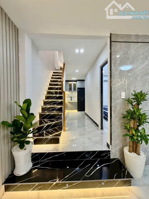 Cần bán nhà vị trí đắc địa mặt tiền Đào Tông Nguyên, Nhà bè, DT 5x14m. Giá 4,79 tỷ - 5