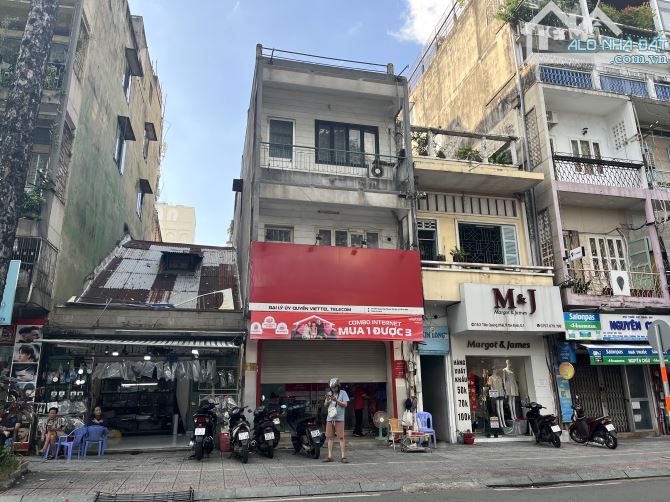 Cho thuê nhà mặt tiền đường Trần Quang Khải, Quận 1: 4.8mx 27m, 2 lầu...