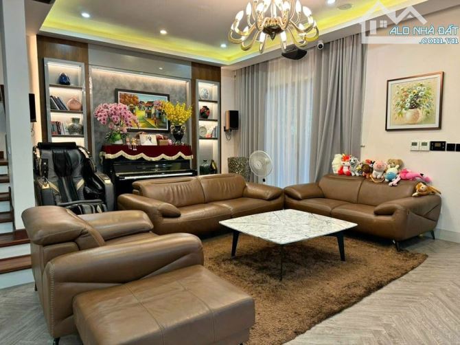 BÁN NHÀ MẶT PHỐ ĐÊ LA THÀNH, LÔ GÓC 3 THOÁNG, 74M2, 8 TẦNG THANG MÁY, 57 TỶ.