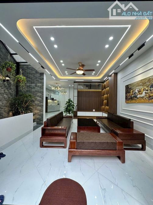 Nhà đẹp 4 tầng gần chợ Ngọc Hồi full nội thất. - 1