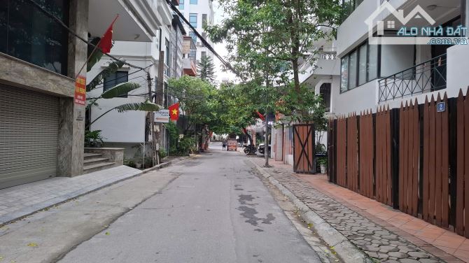 BÁN GẤP PHÂN LÔ NGÕ 168 PHỐ HÀO NAM DT61m2- MẶT TIỀN RỘNG, KINH DOANH - 3