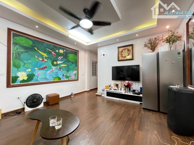 Nhà tại Đông Dư - 86m2 - Có sân vườn - Chủ thành đạt - Đầy đủ nội thất